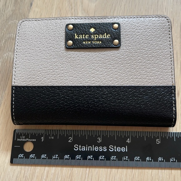 KATE SPADE NWOT WALLET - Picture 11 of 17